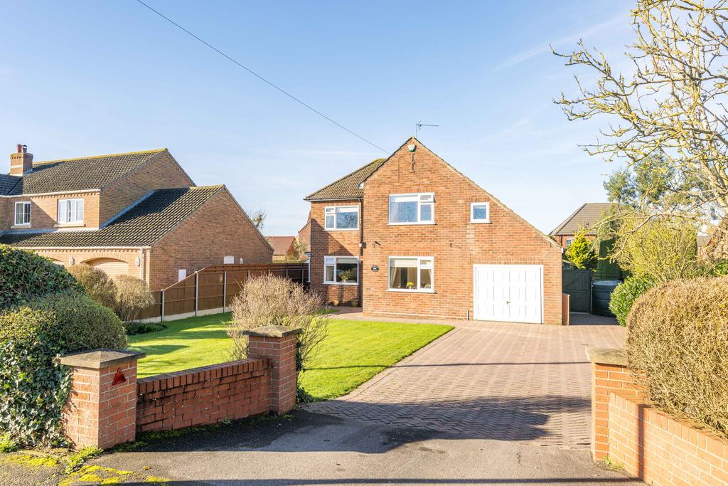 Main Road, Stickney, Boston, PE22 4 bed detached house for sale £280,000