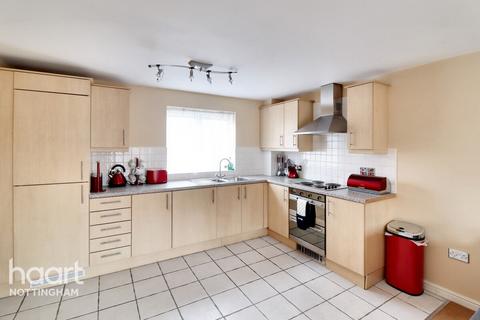 16 Emperor Close, Nottingham, NG5 1QR