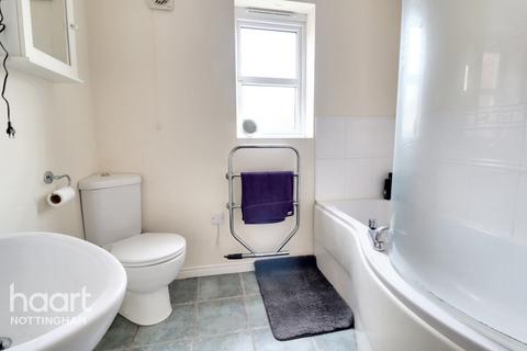 16 Emperor Close, Nottingham, NG5 1QR