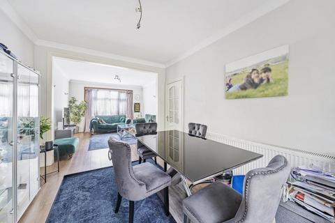 111 Vista Way, Kenton, Harrow, HA3 0SJ
