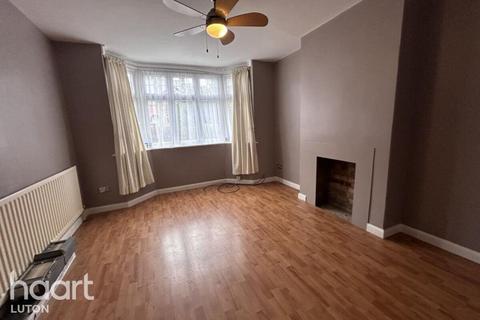 4 bedroom detached house to rent, Strathmore Avenue, Luton