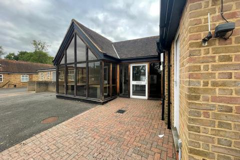 Office to rent, Chelmsford