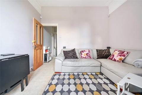2 bedroom flat for sale, Osborne Road, Palmers Green, London, N13