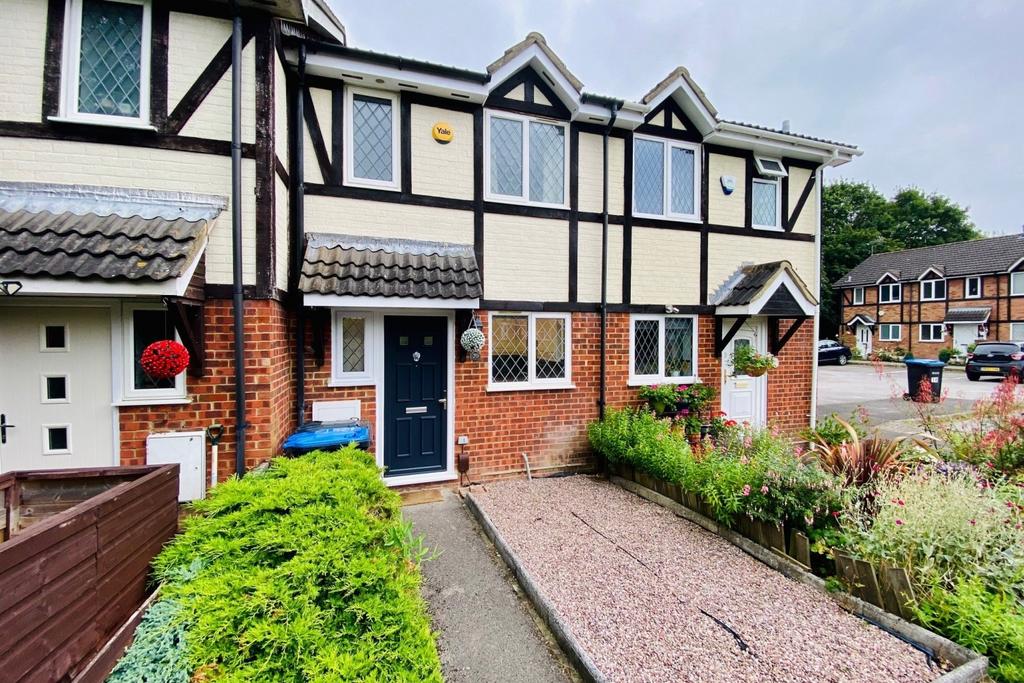 Egham, Surrey, TW20 2 bed terraced house to rent £1,500 pcm (£346 pw)