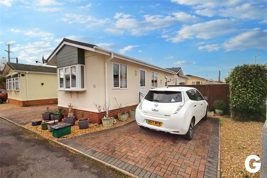 Pinehurst Park, West Moors, Ferndown... 2 bed park home for sale £195,000