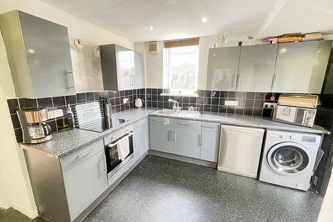 3 bedroom semi-detached house for sale - Prince Edward Road, Cleadon Park, South Shields, Tyne and Wear, NE34 8QA
