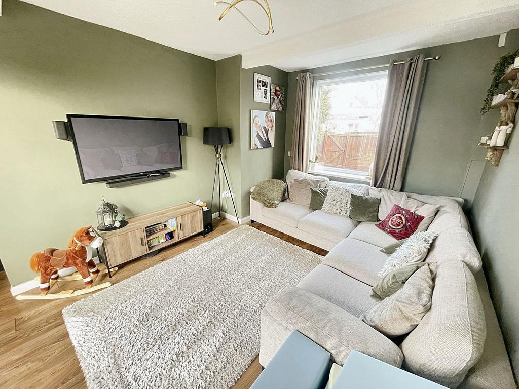 Prince Edward Road, Cleadon Park... 3 bed semidetached house £160,000