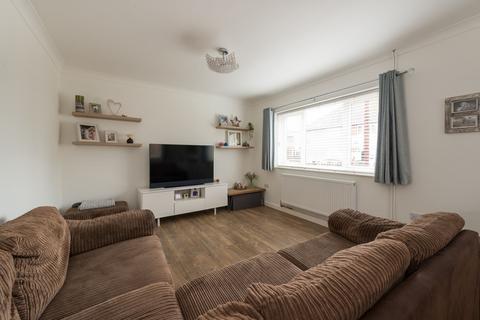 25 Bathurst Close, Newington, Ramsgate, CT12 6LU