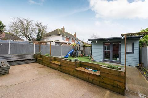 25 Bathurst Close, Newington, Ramsgate, CT12 6LU