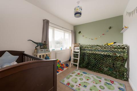 25 Bathurst Close, Newington, Ramsgate, CT12 6LU