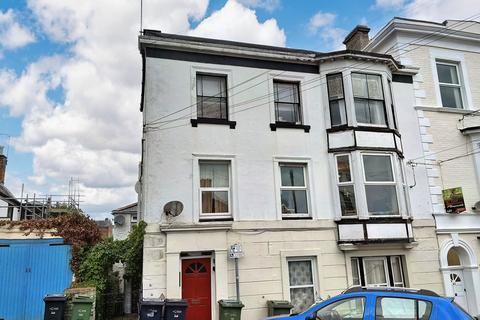 1 bedroom flat to rent, George Street, Ryde PO33