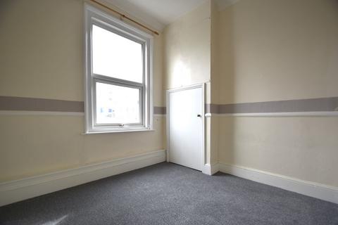 1 bedroom flat to rent, George Street, Ryde PO33