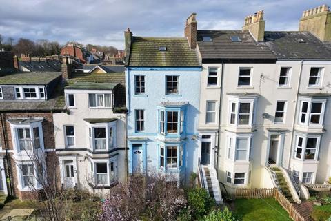 4 bedroom terraced house for sale, 14 Park Terrace, Whitby