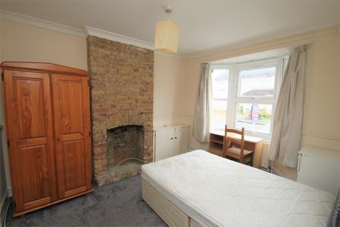 4 bedroom semi-detached house to rent, Glebe Road, UXBRIDGE, Greater London