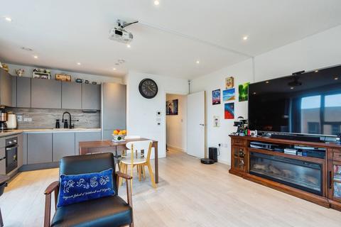 2 bedroom flat for sale, Woodlark Apartments, Damsel Walk, London, NW9