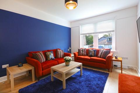 3 bedroom bungalow to rent, Craigleith Hill Gardens, Edinburgh EH4