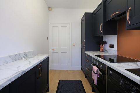 3 bedroom bungalow to rent, Craigleith Hill Gardens, Edinburgh EH4
