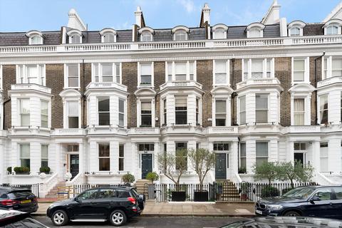 5 bedroom terraced house for sale, Stafford Terrace, Kensington, London, W8.