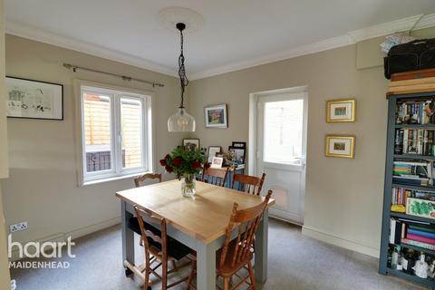 2 bedroom cottage for sale, Bath Road, Maidenhead