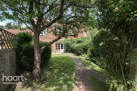 The Cottage 1, Holloway Cottage Bath Road, Littlewick Green, Maidenhead, SL6 3QT