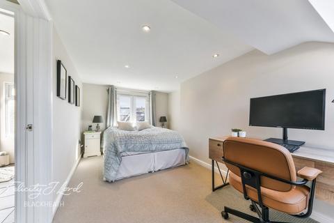 3 bedroom terraced house for sale - Eastcombe Avenue, London