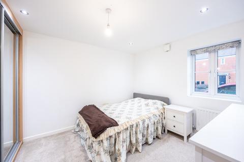 undefined, Aylesbury HP18