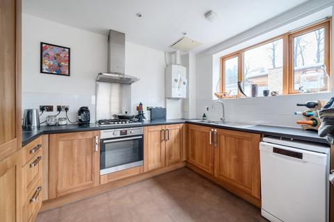 2 bedroom apartment for sale - Railton Close, Weybridge, KT13