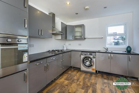 4 bedroom semi-detached house to rent - Melville Road, Walthamstow