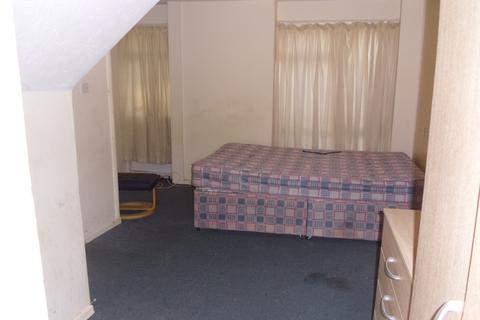 1 bedroom in a house share to rent, Room 5,  9 Jessop Road, Stevenage, Hertfordshire