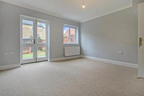 4 bedroom semi-detached house to rent - Coleman Street, Raunds NN9