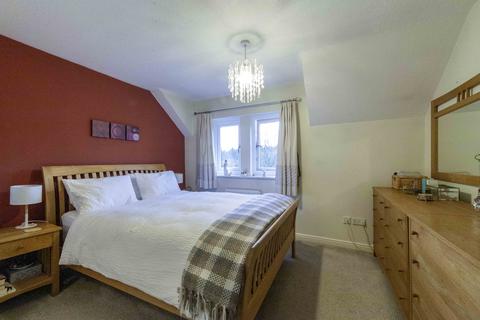 10 Sykes Close, Greenfield, Oldham, OL3 7PT