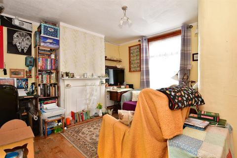 29 James Street, Sheerness, ME12 2QE