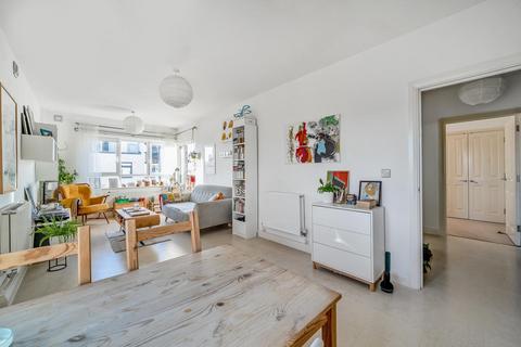 2 bedroom flat for sale, Mantle Road, Brockley