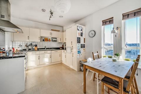 2 bedroom flat for sale, Mantle Road, Brockley