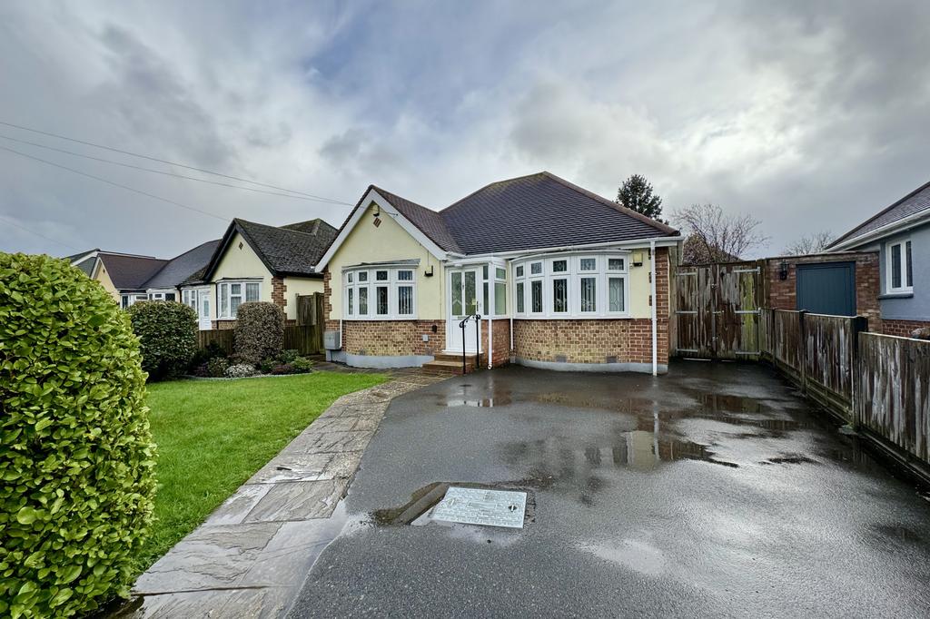 Stud Farm, Polegate, East Sussex, BN26 2 bed bungalow for sale £400,000