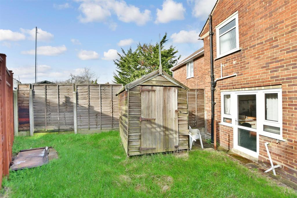 Brabourne Avenue, Twydall, Gillingham, Kent 2 bed semi-detached house ...