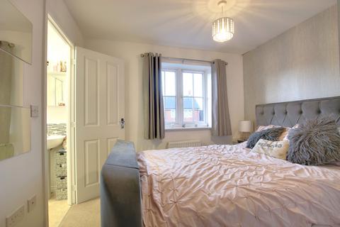165 Cutforth Way, Romsey, SO51 0BG