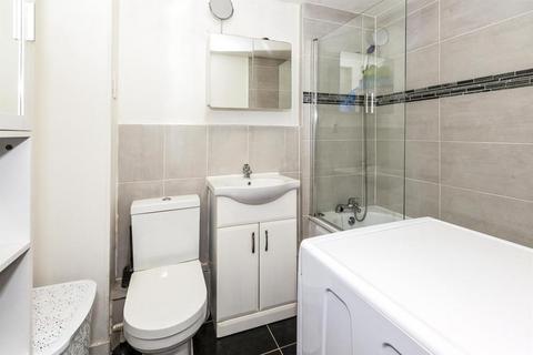 2 bedroom flat for sale, Bath Road, Slough, SL1
