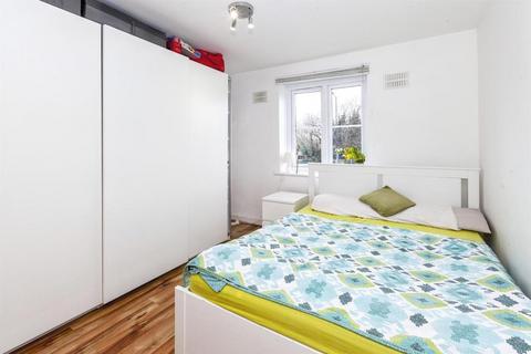 2 bedroom flat for sale, Bath Road, Slough, SL1