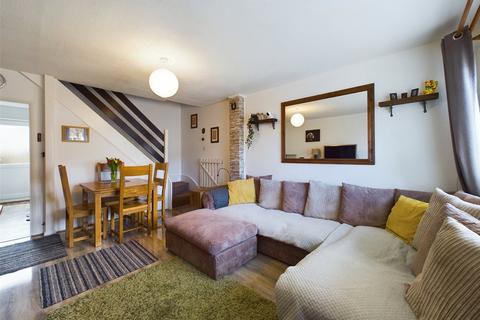 2 bedroom terraced house for sale - Fieldcourt Gardens, Quedgeley, Gloucester, Gloucestershire, GL2