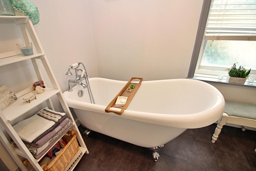 Feature Bath
