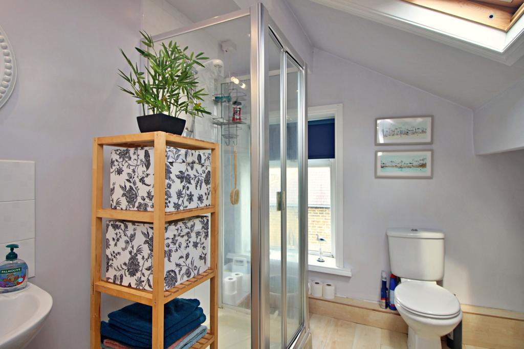 Ensuite Shower with WC