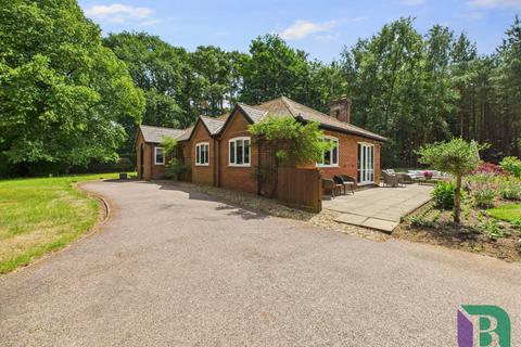 4 bedroom detached bungalow for sale, Heath Lane, Milton Keynes MK17