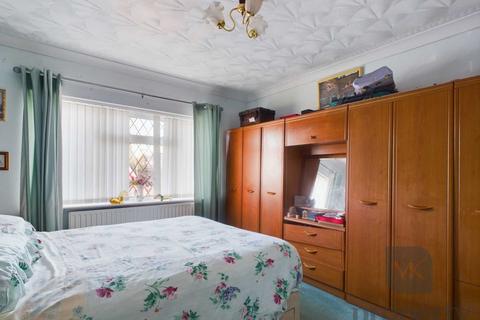 2 bedroom semi-detached bungalow for sale, Shenley Road, Milton Keynes MK3