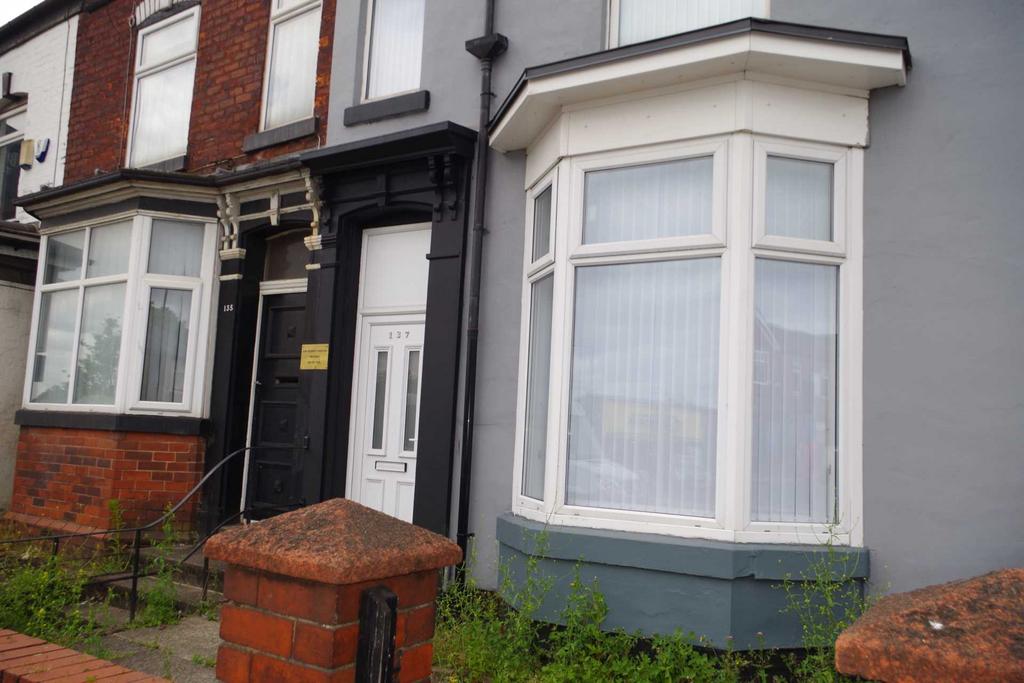 Tonge Moor Road, Bolton 5 bed house share for sale £250,000