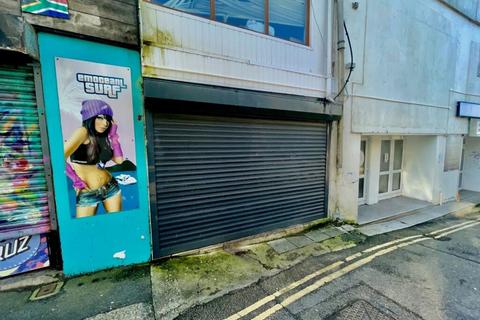 3 Central Square, Newquay, TR7 1EX