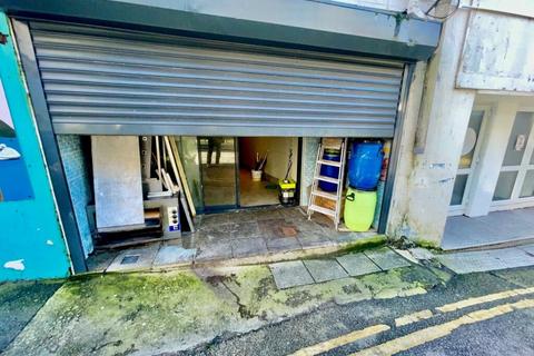 3 Central Square, Newquay, TR7 1EX