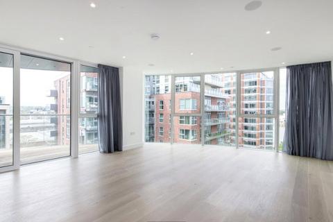 3 bedroom apartment to rent, The Pinnacle, Battersea SW18