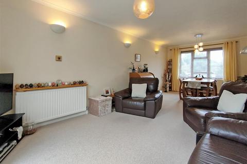 15 Cavalier Close, Midhurst, GU29 9QW