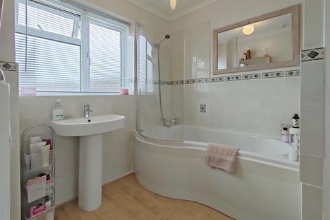15 Cavalier Close, Midhurst, GU29 9QW
